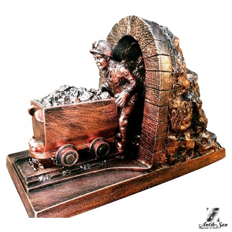 Ocaktan Çıkan Madenci Heykeli