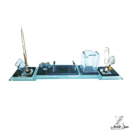 Kristal Masa İsimliği