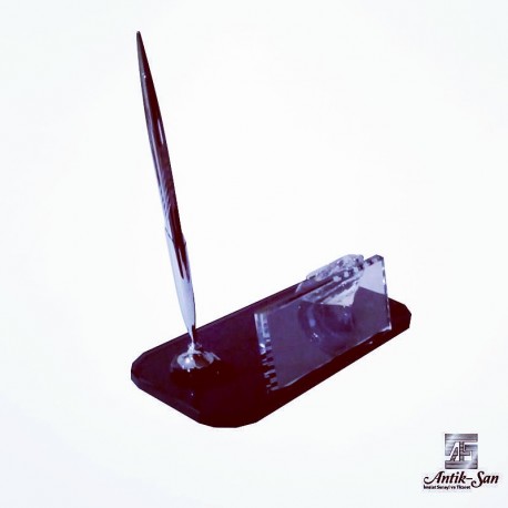 Kristal Masa İsimliği